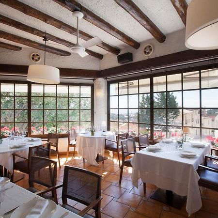 Hostal De La Placa Cabrils Dış mekan fotoğraf