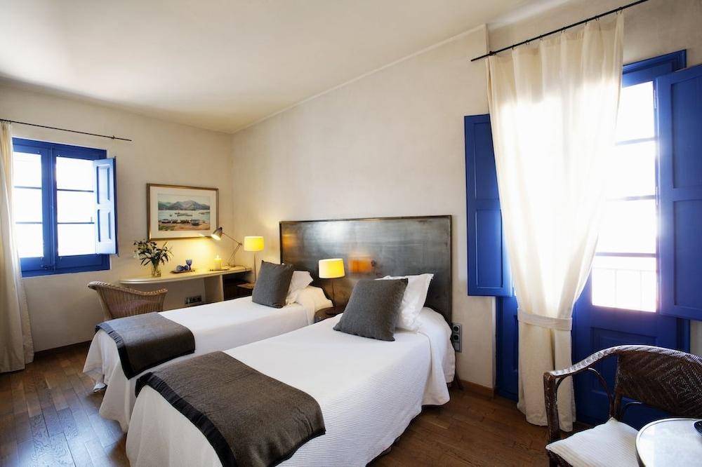 Hostal De La Placa Cabrils Dış mekan fotoğraf