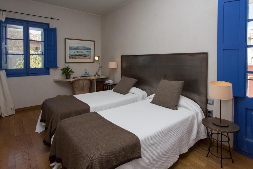 Hostal De La Placa Cabrils Dış mekan fotoğraf